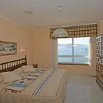 Nautilus Hotel