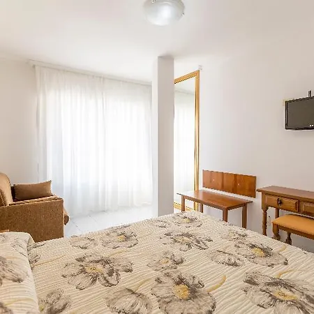 诺迪鲁斯酒店 2* 拉科萨