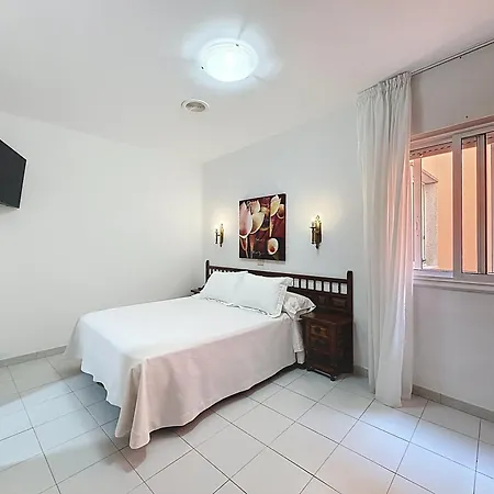 Nautilus Hotel 2*