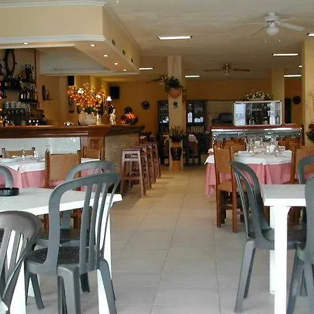 Nautilus Hotell 2*